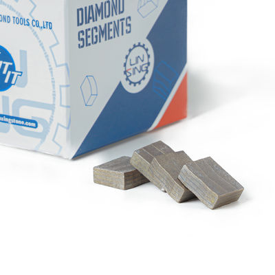Αγορά 1500mm Diamond Saw Blade Sintering Diamond Segment Σχήμα M για την κοπή γρανίτη
