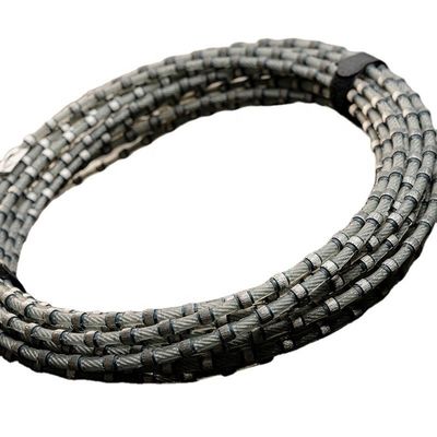 Πέτρα Κόψιμο διαμαντένιο σύρμα έκοψε με 11.0mm διαμέτρου χάντρες και 37pcs χάντρες ανά μέτρο