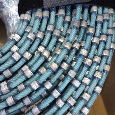 Κόψιμο 8,3 mm Bead πλαστικό διαμαντένιο σύρμα πριόνι για τετράγωνο και το προφίλ του γρανίτη μπλοκ