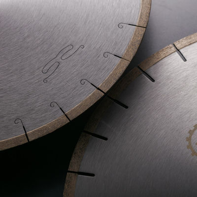 Κρύο Τύπο 350 mm J-Slot Diamond Segment Saw Blade για την κοπή μαρμάρου βιομηχανικής ποιότητας