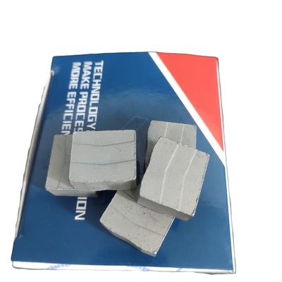 Προσαρμοσμένη υποστήριξη ODM 2000mm Blade Cutting Stone Segment για το σχήμα M Granite Diamond Tool