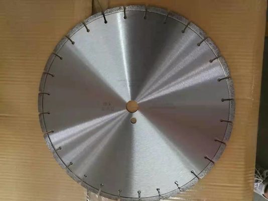 Αιχμηρότητα βελτιωμένη 450 mm Σιδηρουργική συγκολλημένη με λέιζερ Μελέτη διαμαντινού πριονιστή για την κοπή σκυροδέματος